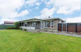 587 Queen Street East, Levin