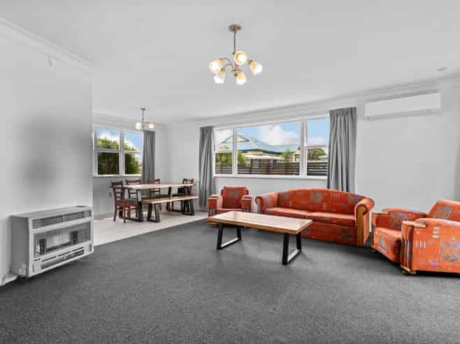 587 Queen Street East, Levin