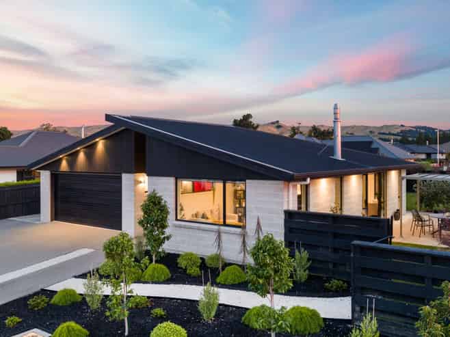 31 Corsair Crescent, Burleigh