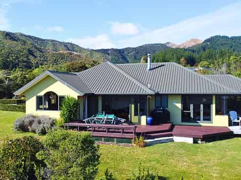28 Nyhane Drive, Takaka