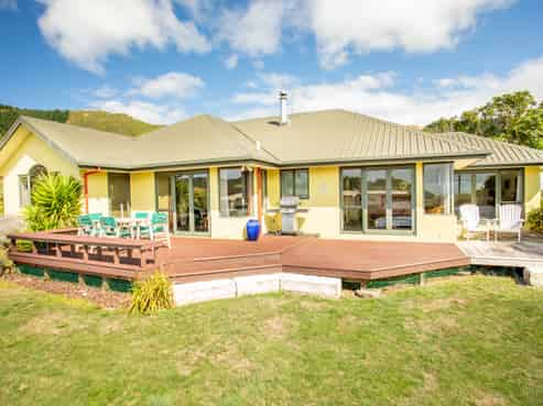 28 Nyhane Drive, Takaka