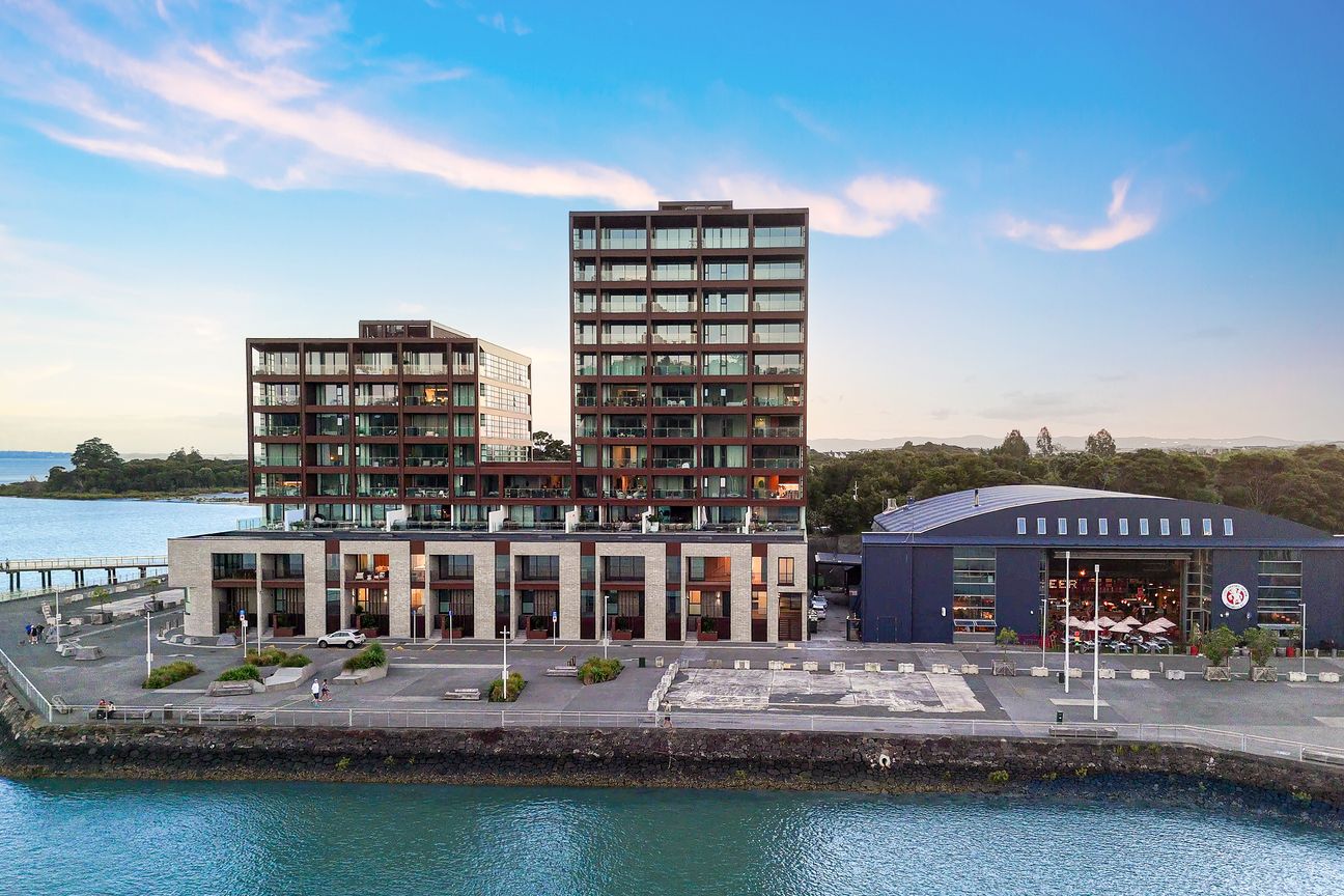 Award Winning Waterfront Living - Widok 3