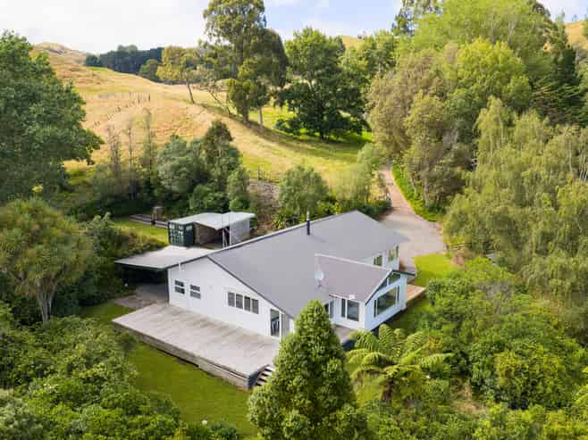 1083 Cheltenham Hunterville Road, Waituna West