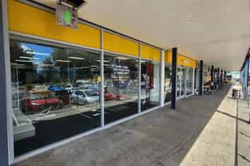 PRIME PUKEKOHE LARGE FORMAT RETAIL/SHOWROOM SPACE
