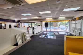 PRIME PUKEKOHE LARGE FORMAT RETAIL/SHOWROOM SPACE
