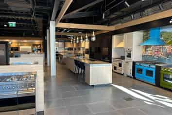 High Profile - Lunn Avenue!