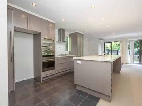 5 Kaurimu Rise, Titirangi