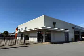 Automative and Retail Hub