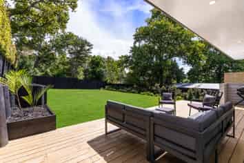 22 New Bond Street, Kingsland