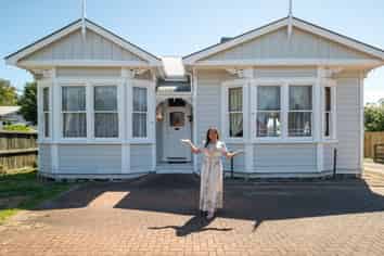 77 Ranolf Street, Victoria