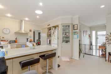 10 Somes Place, Poraiti