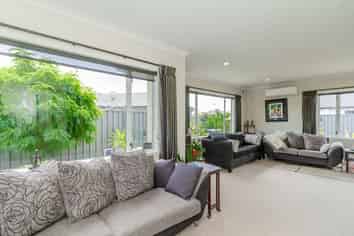 10 Somes Place, Poraiti