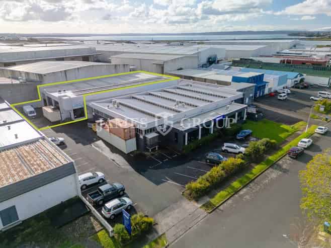 950m² Rosebank Warehouse + MPI 40ft Container Drop