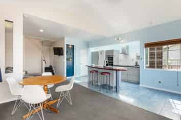 78B Nicholson Road, Khandallah