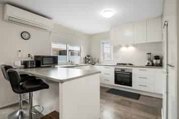 52H Fifth Avenue, Enderley