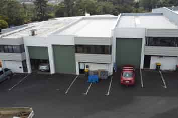 NEAT AND SECURE INDUSTRIAL UNIT – BEACH HAVEN
