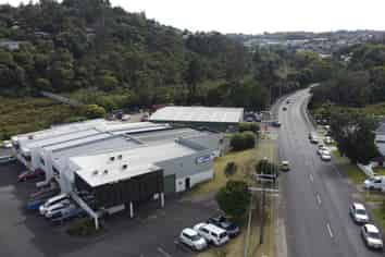 NEAT AND SECURE INDUSTRIAL UNIT – BEACH HAVEN
