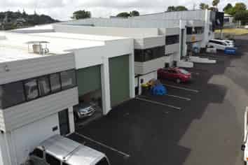 NEAT AND SECURE INDUSTRIAL UNIT – BEACH HAVEN
