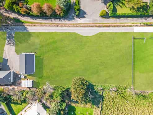 469B High Street South, Carterton