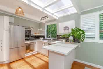 180 Whirinaki Road, Bay View