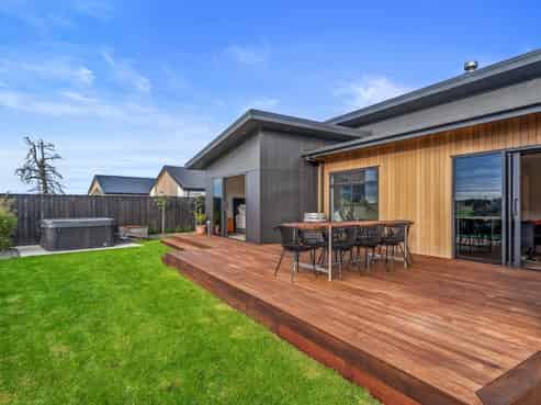 64 Les Wakefield Road, Mapua