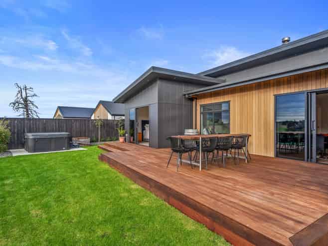 64 Les Wakefield Road, Mapua