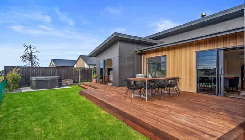 64 Les Wakefield Road, Mapua