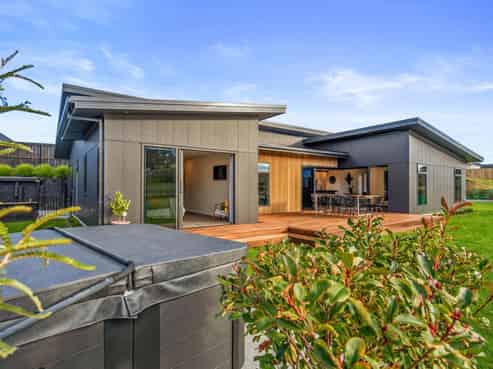 64 Les Wakefield Road, Mapua