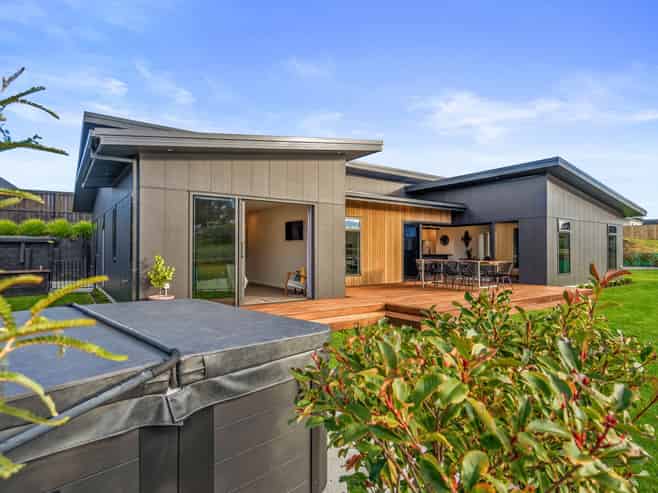 64 Les Wakefield Road, Mapua