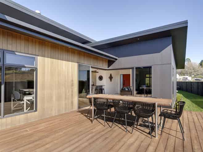 64 Les Wakefield Road, Mapua