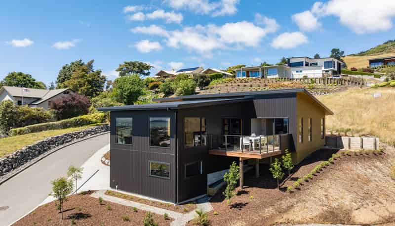 10 Resolution Place, Richmond