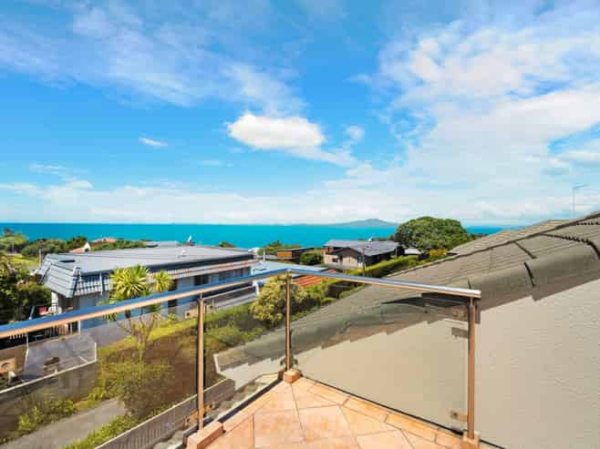 2/89 Aberdeen Road, Castor Bay