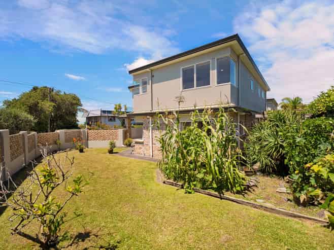 2/89 Aberdeen Road, Castor Bay