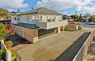 2/89 Aberdeen Road, Castor Bay
