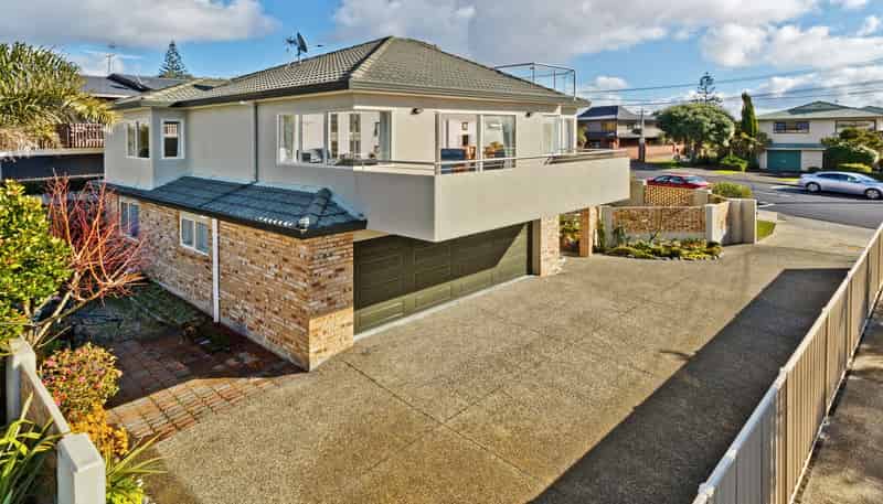 2/89 Aberdeen Road, Castor Bay