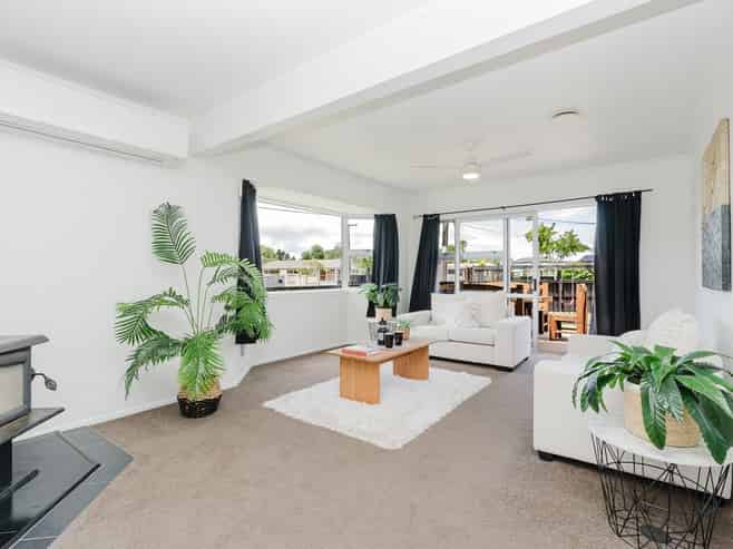 21 Jeanette Street, Glenview