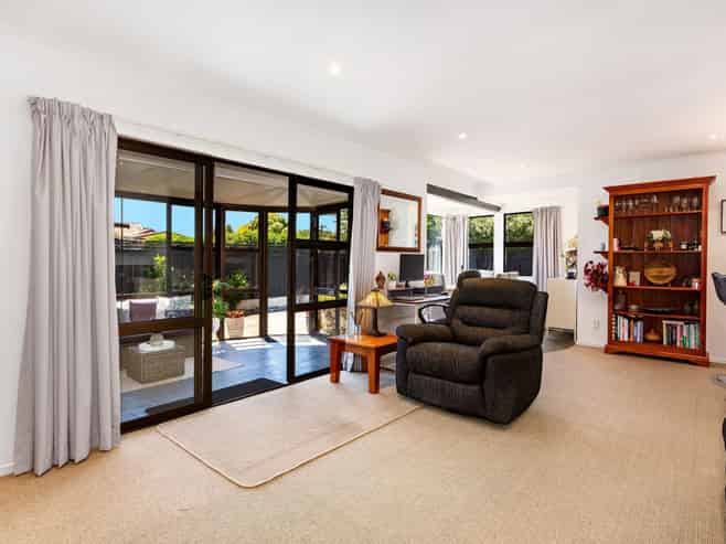 72 Elizabeth Street, Waikanae