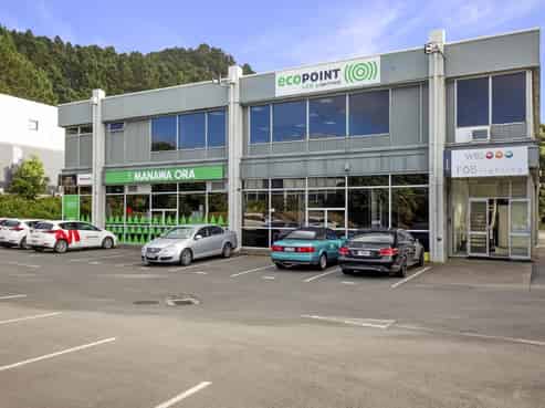 CBD fringe office with parking