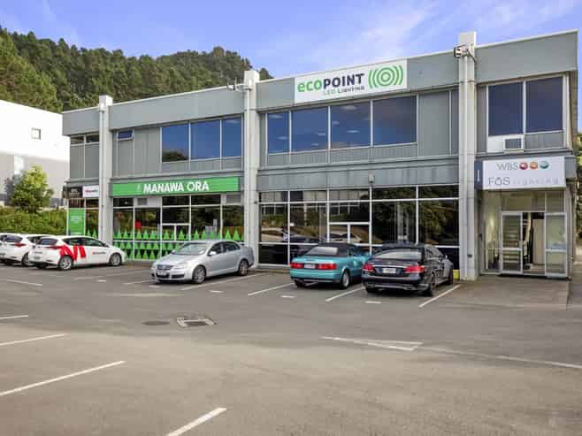 CBD fringe office with parking