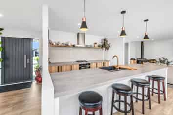 8 Perendale Place, KIRWEE