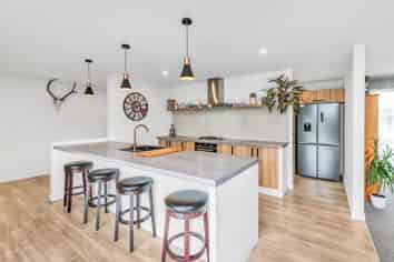 8 Perendale Place, KIRWEE