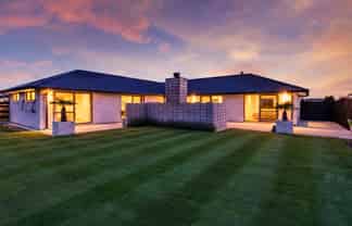 8 Perendale Place, KIRWEE