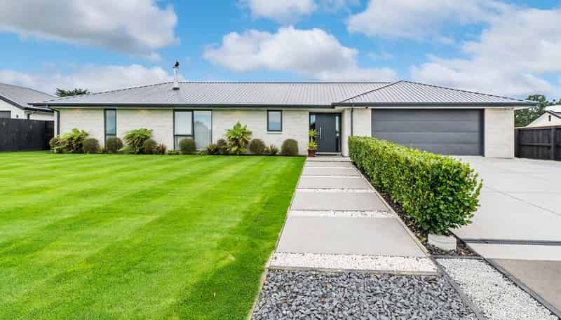 8 Perendale Place, KIRWEE