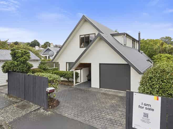 43 Pacific Street, Roslyn