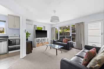 2/32 White Street, Taradale