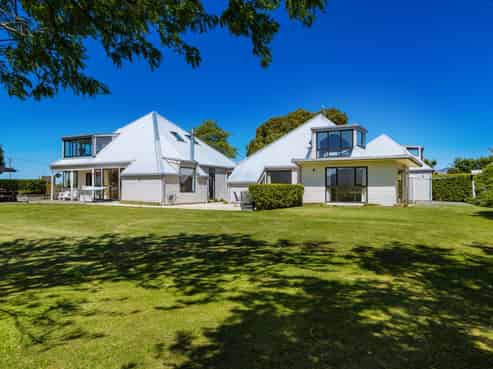 98 Godfrey Road, Fairhall