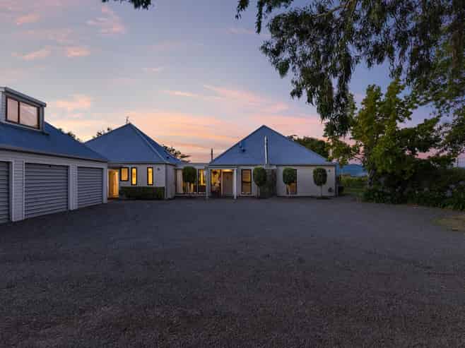 98 Godfrey Road, Fairhall