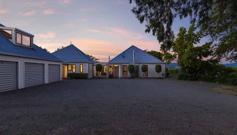 98 Godfrey Road, Fairhall