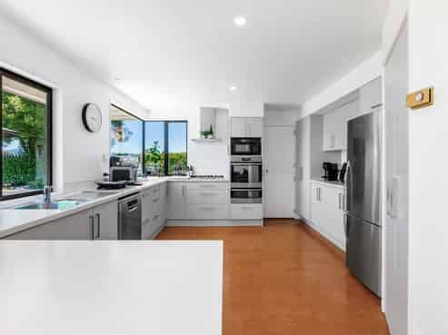 98 Godfrey Road, Fairhall