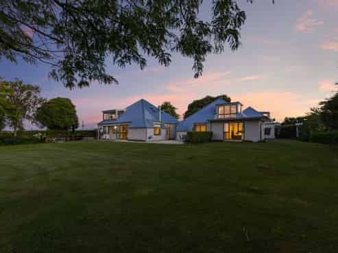 98 Godfrey Road, Fairhall